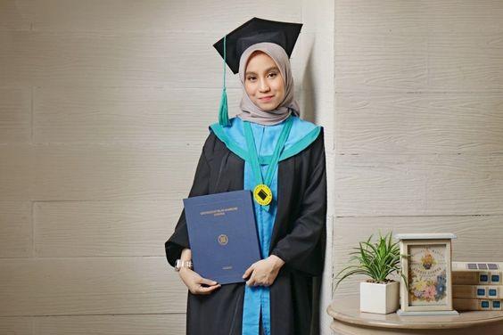 Foto Studio Keren Untuk Wisuda Mahasiswa Universitas Islam Jakarta (UIJ) di Daerah Jakarta Timur